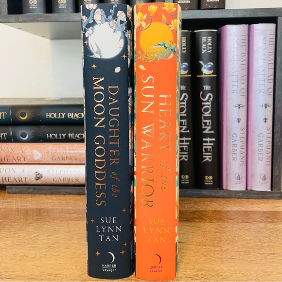 Fairyloot Signed DAUGHTER OF THE MOON GODDESS + Signed HEART of the SUN WARRIOR - Picture 6 of 14